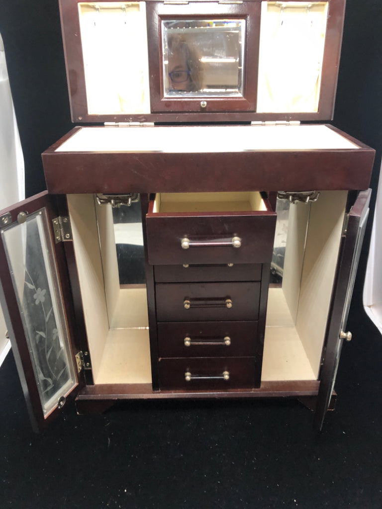 CHERRY WOOD JEWELRY BOX W/FLORAL ETCHED CABINET DOORS, FLIP TOP, 5 DRAWERS.