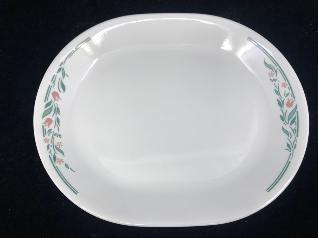 CORELLE WHITE OVAL SERVING PLATTER W FLOWER DETAIL.