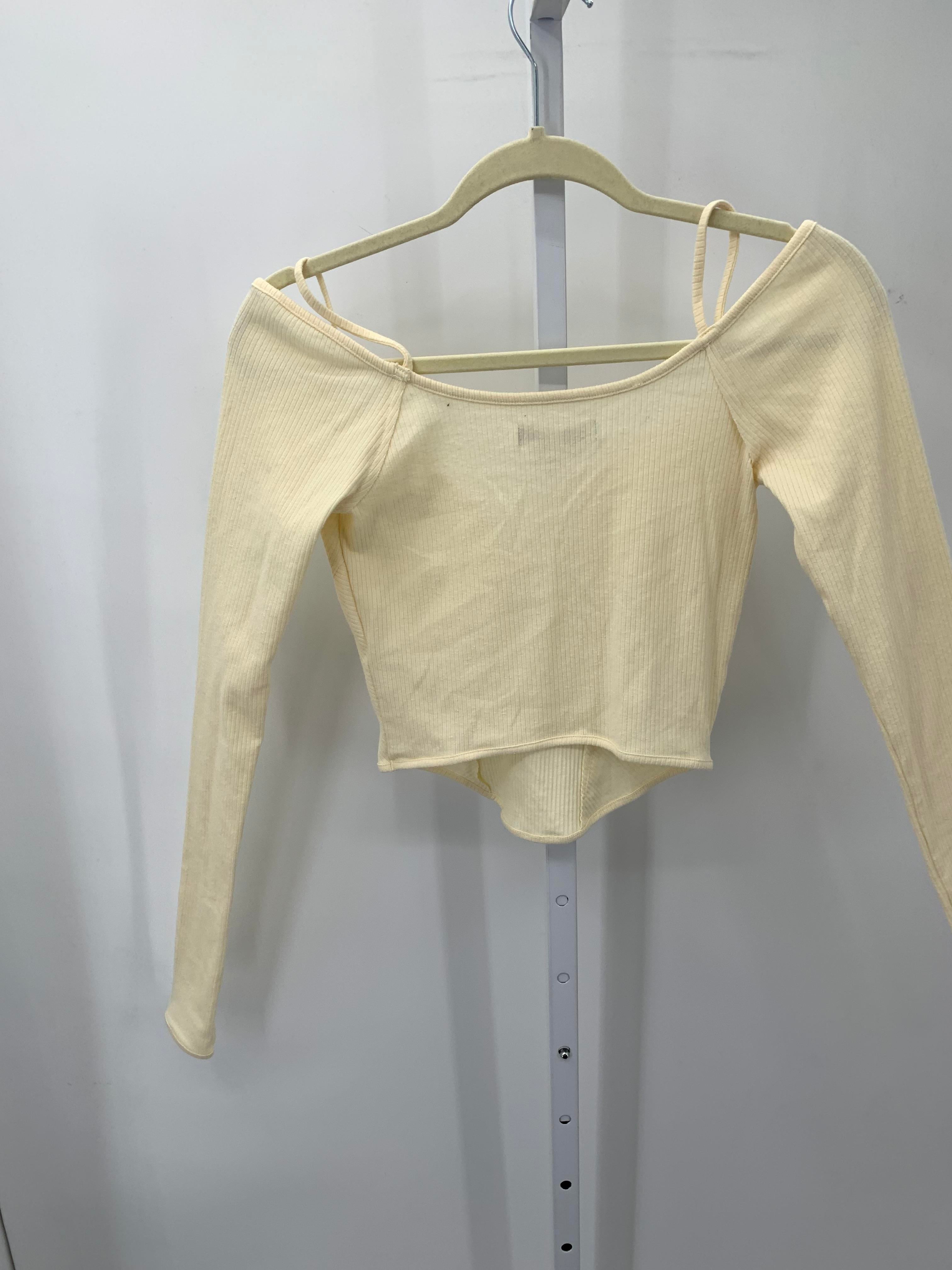 Urban Outfitters Size Medium Juniors Long Sleeve Shirt