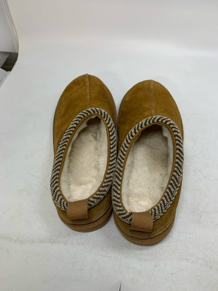 7 Juniors Slippers