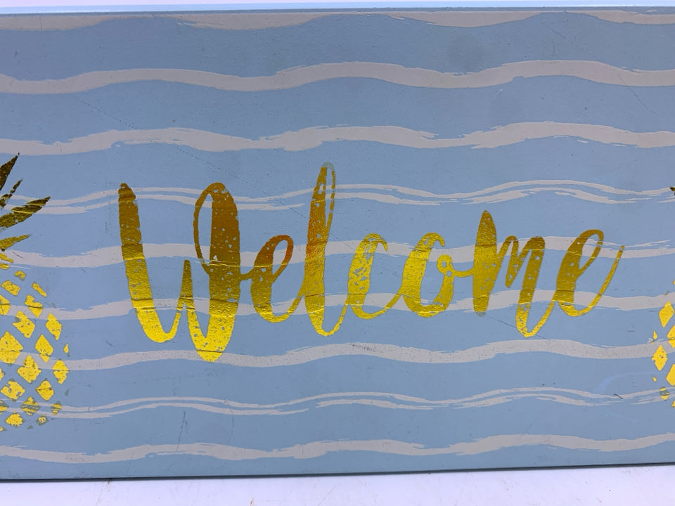 WELCOME- PINEAPPLE BLOCK SIGN.