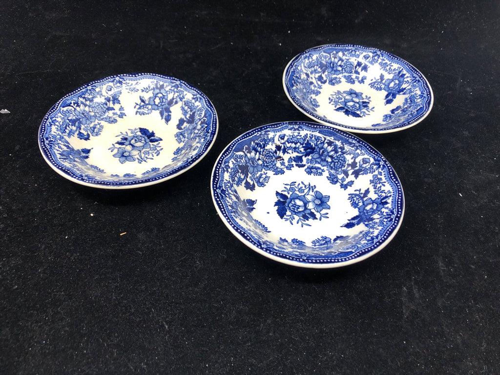 VTG 3 BLUE/WHITE SMALL BOWLS.