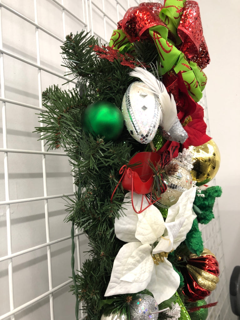 LIGHT UP ORNAMENT GARLAND.