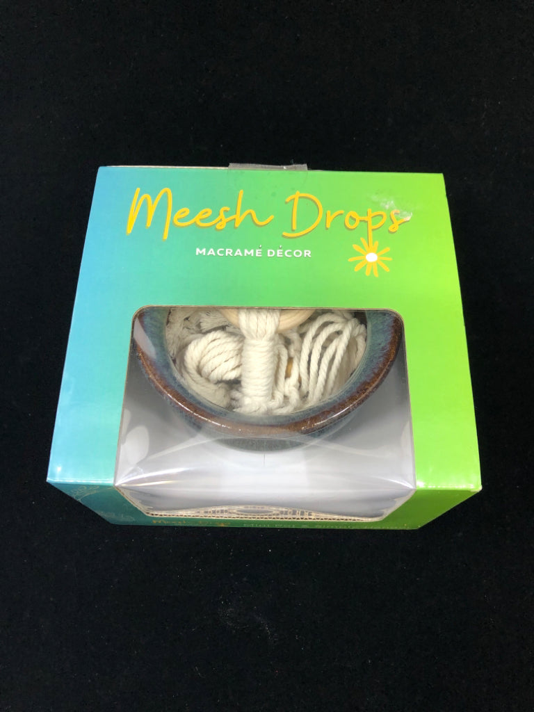 MACRAME DECOR CERAMIC POT W/HANGER IN BOX.