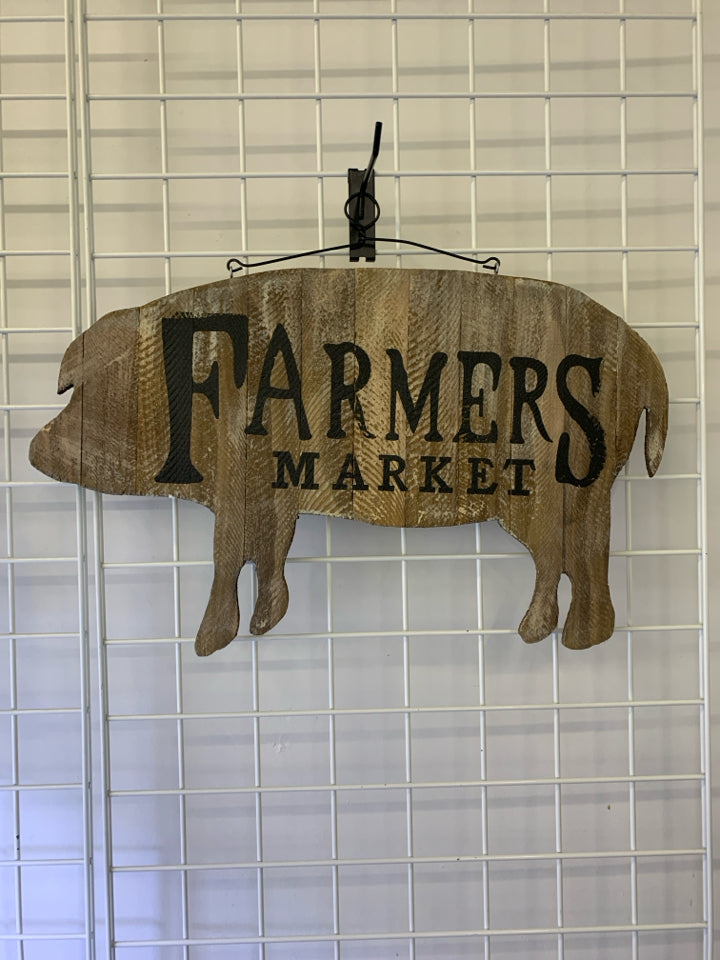 WOOD PIG SHAPED SIGN W/ FARMERS MARKET WALL ART.