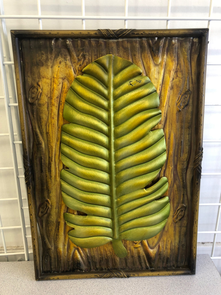 METAL WALL HANGING W/LARGE GREEN LEAF.