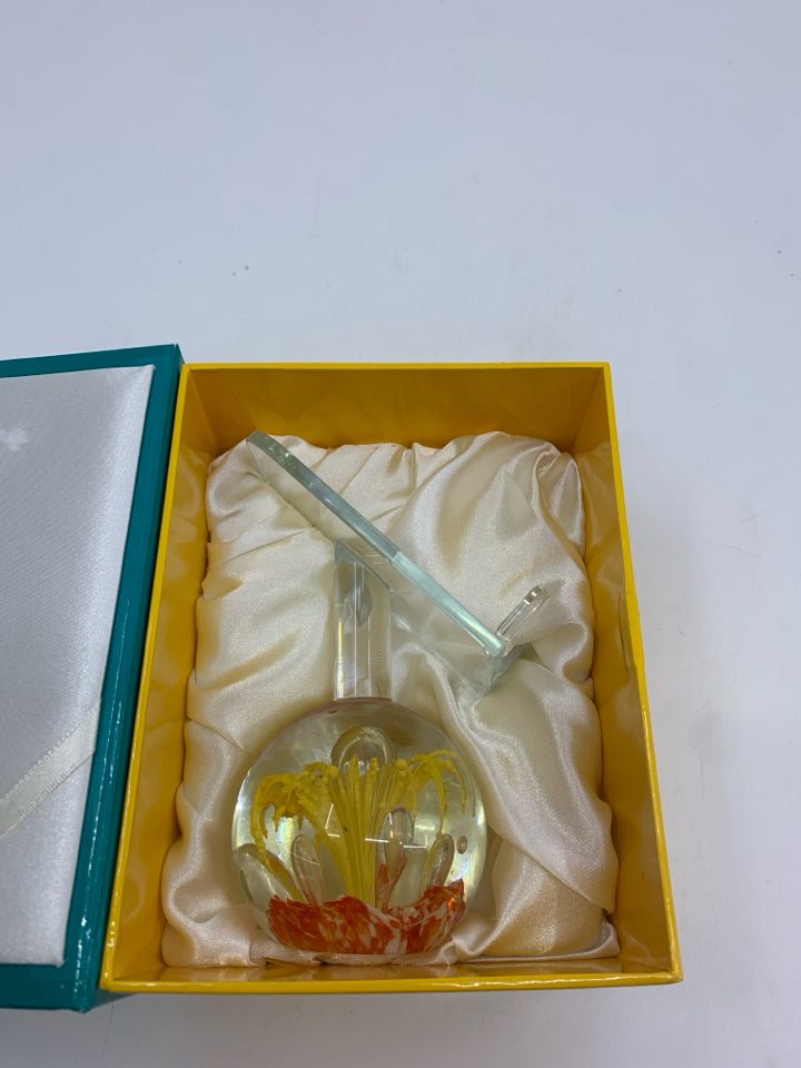 NIB E-STAND DECORATIVE GLASS