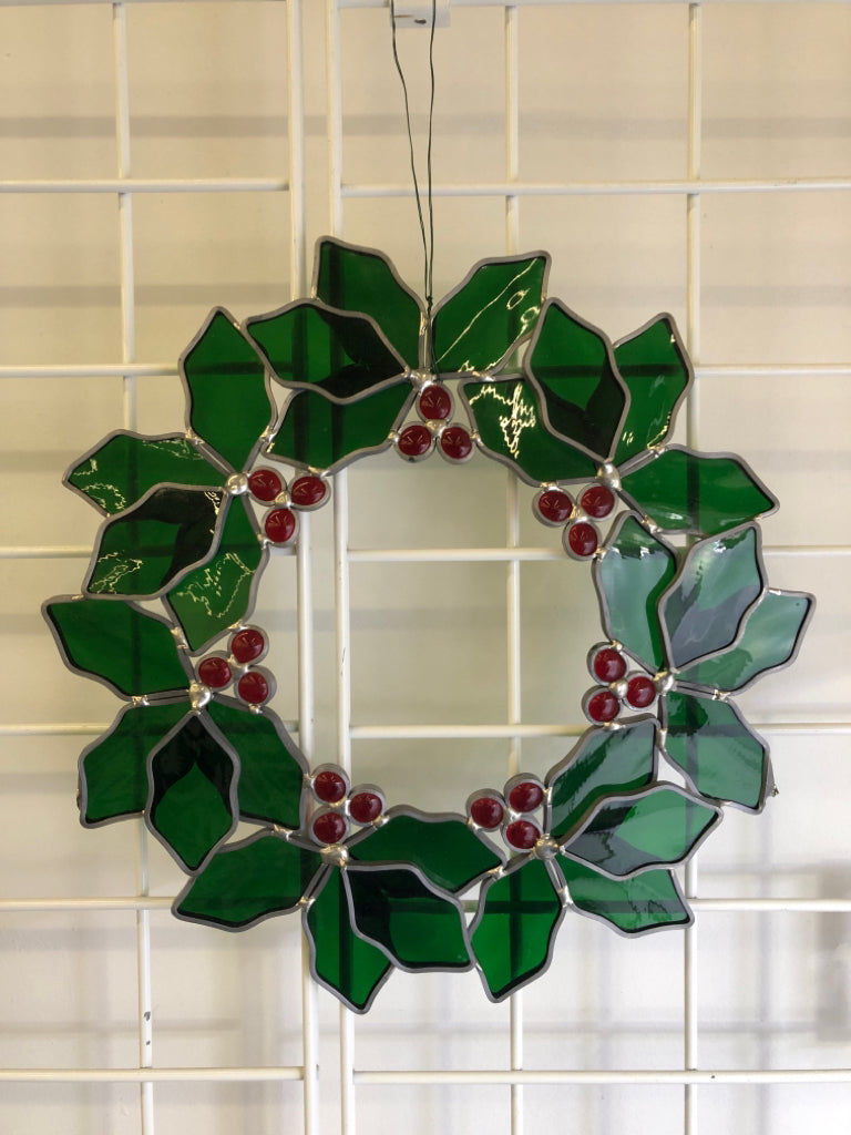 STAINED GLASS WREATH WALL HANGING.