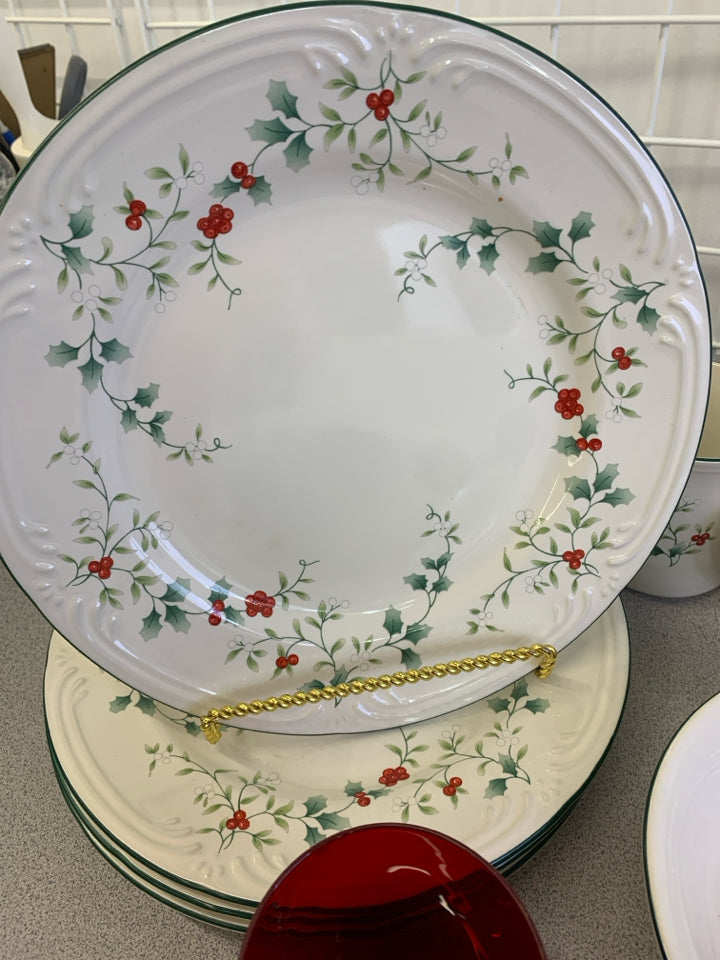 21 PC WINTERBERRY SERVING SET- SVC 4.