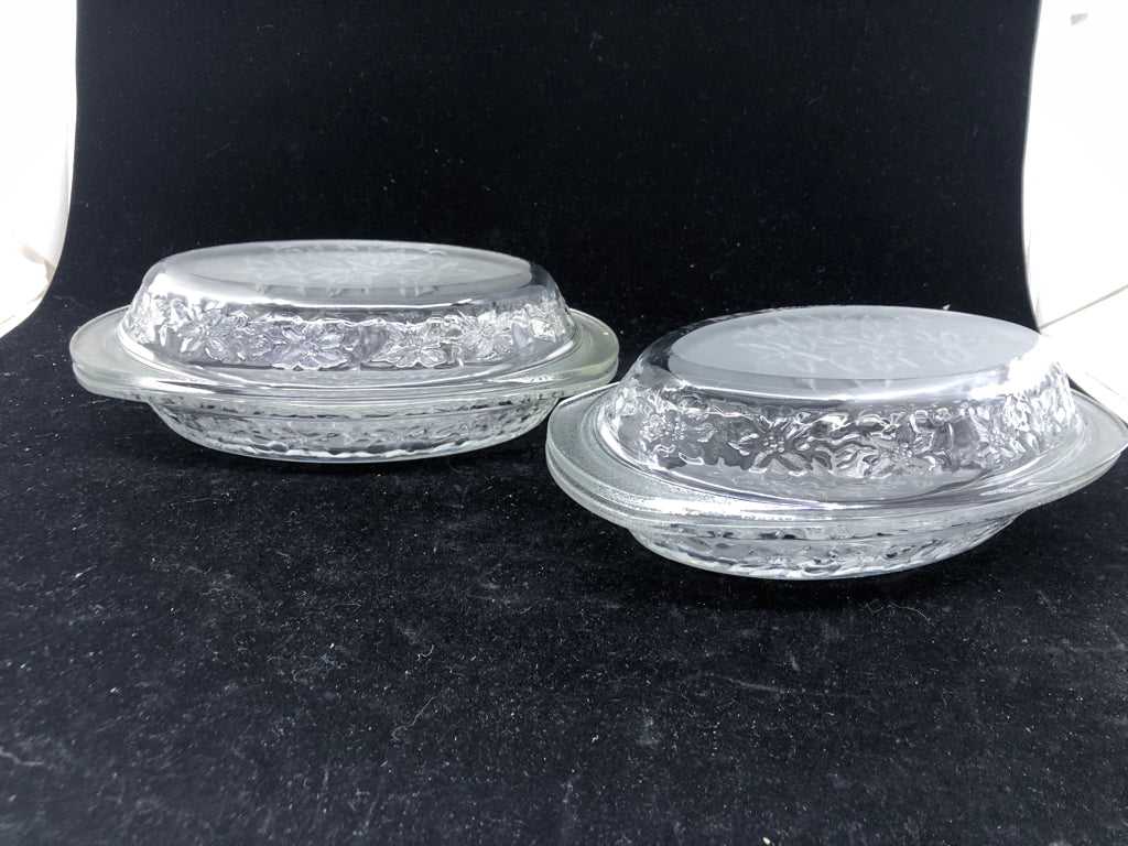 2 OVAL COVERED FANTASIA SERVERS.