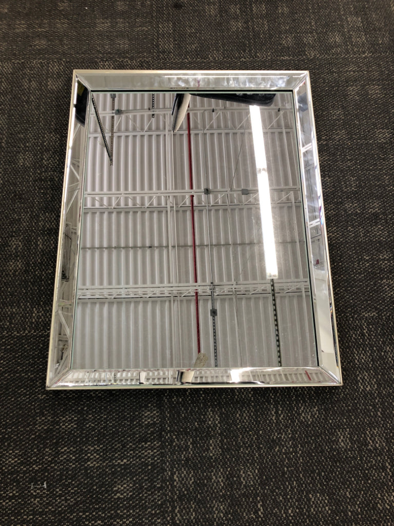 METAL MIRROR W/REFLECTIVE SIDES.
