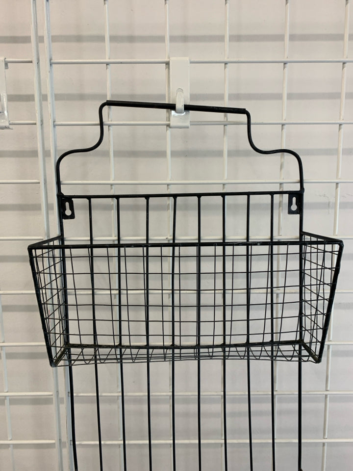 2-POCKET DISTRESSED METAL WALL FILE.