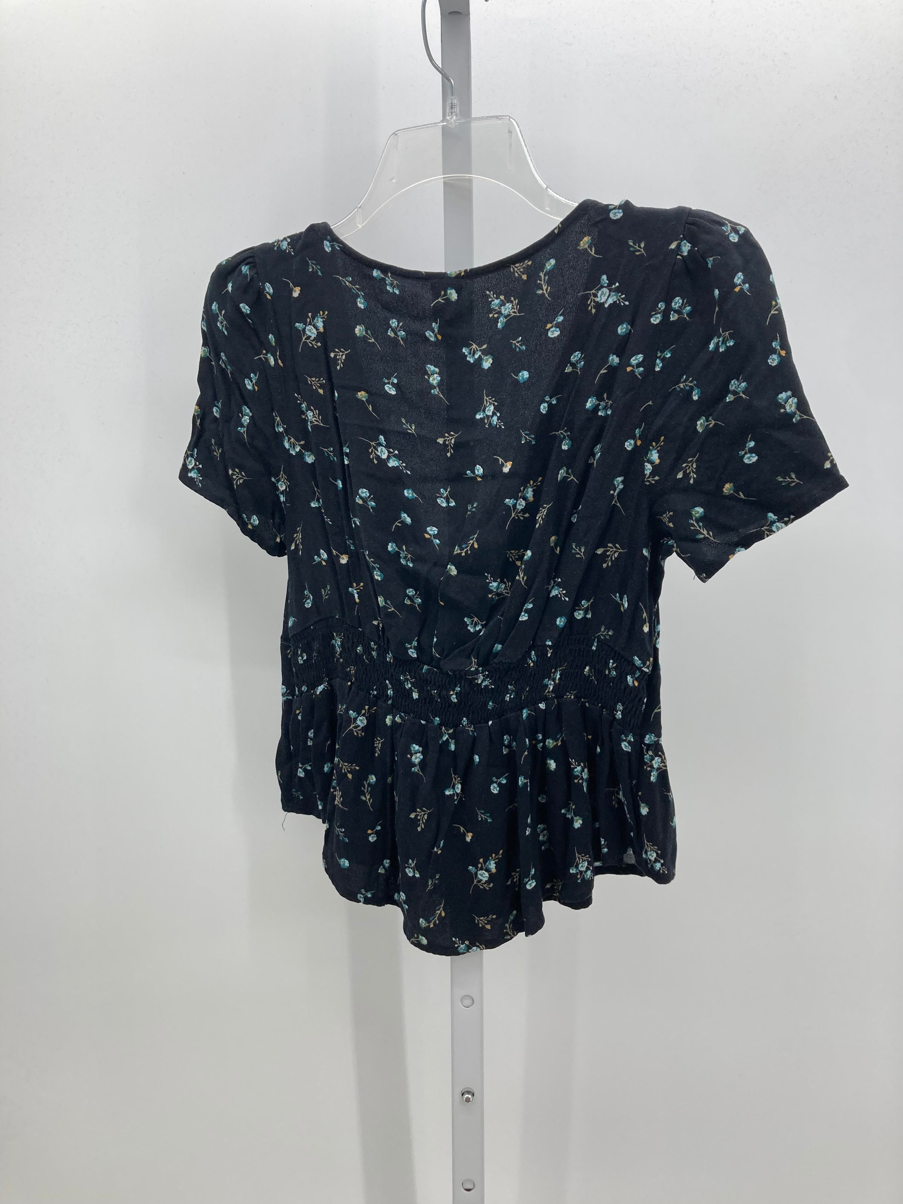 Wild Fable Size Medium Misses Short Sleeve Shirt