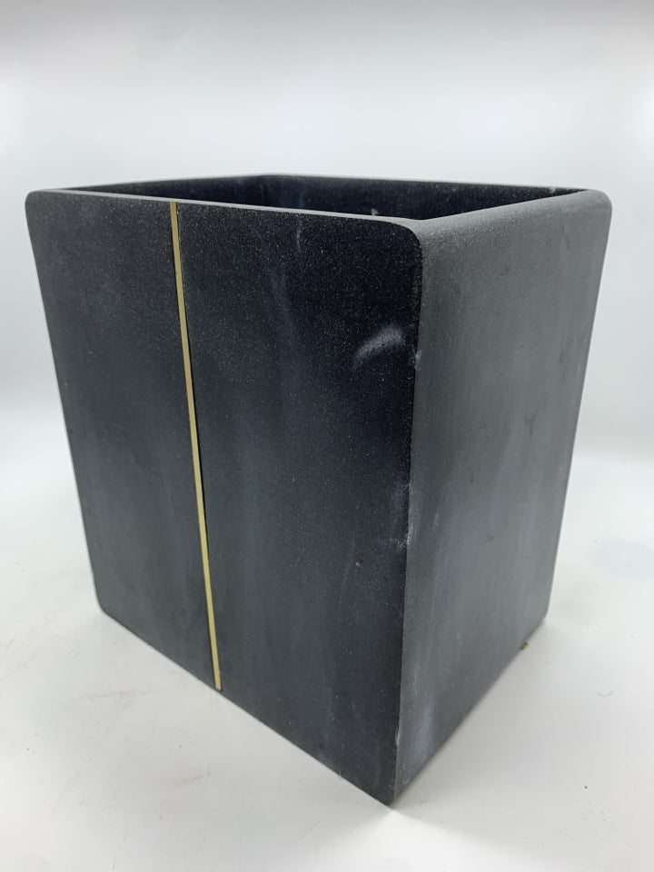 BLACK MARBLE TRASH W/GOLD ACCENTS.