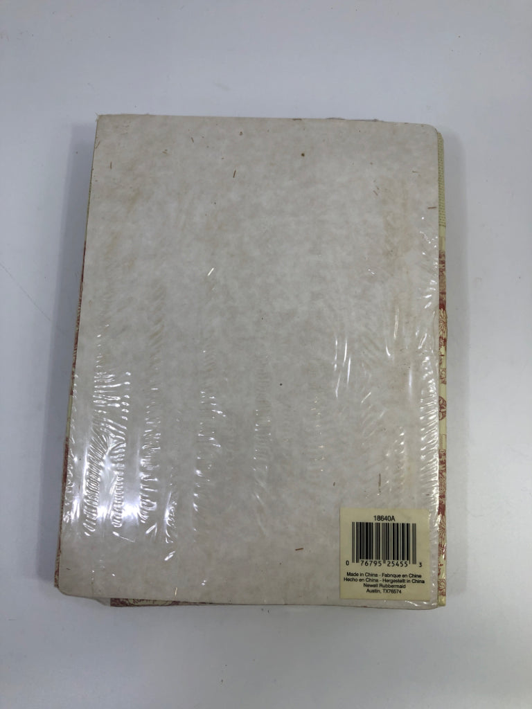 NIP NOTEBOOK PHOTO ALBUM GIFT SET.