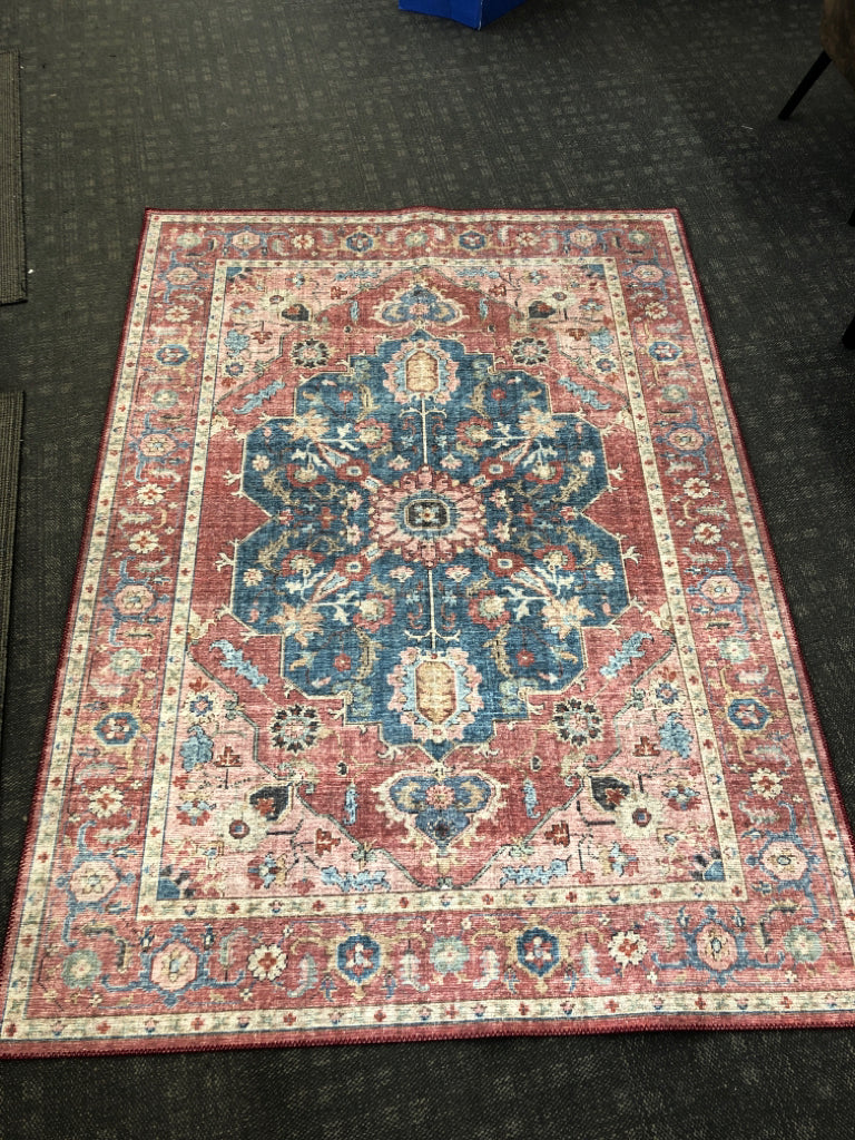 RED/BLUE PATTERN RUG.