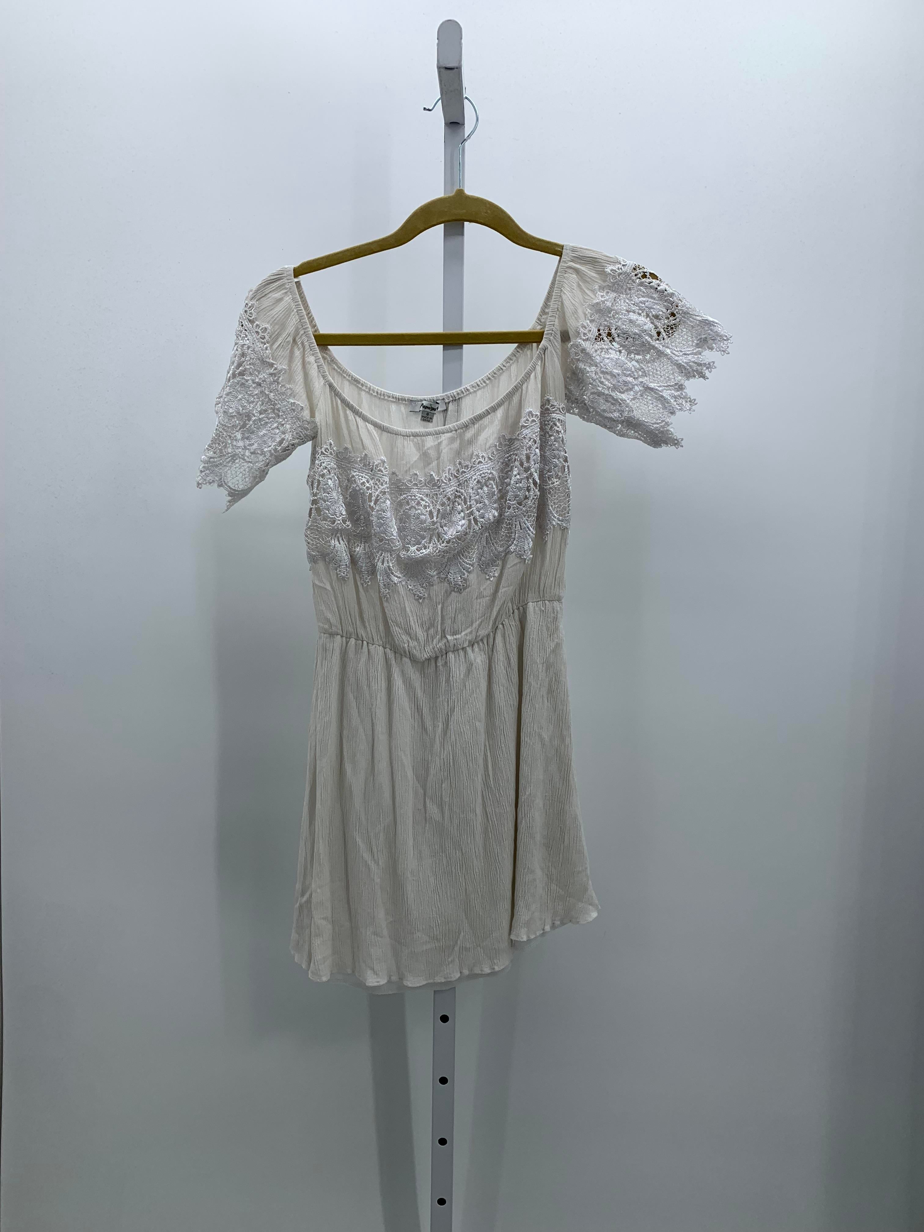 Papaya Size Small Juniors Short Sleeve Dress