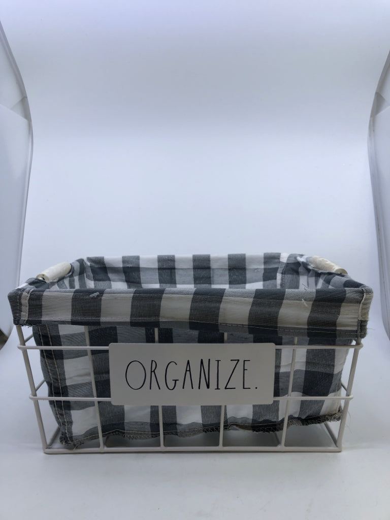 WHITE METAL ORGANIZE BASKET W/GREY PLAID LINING.