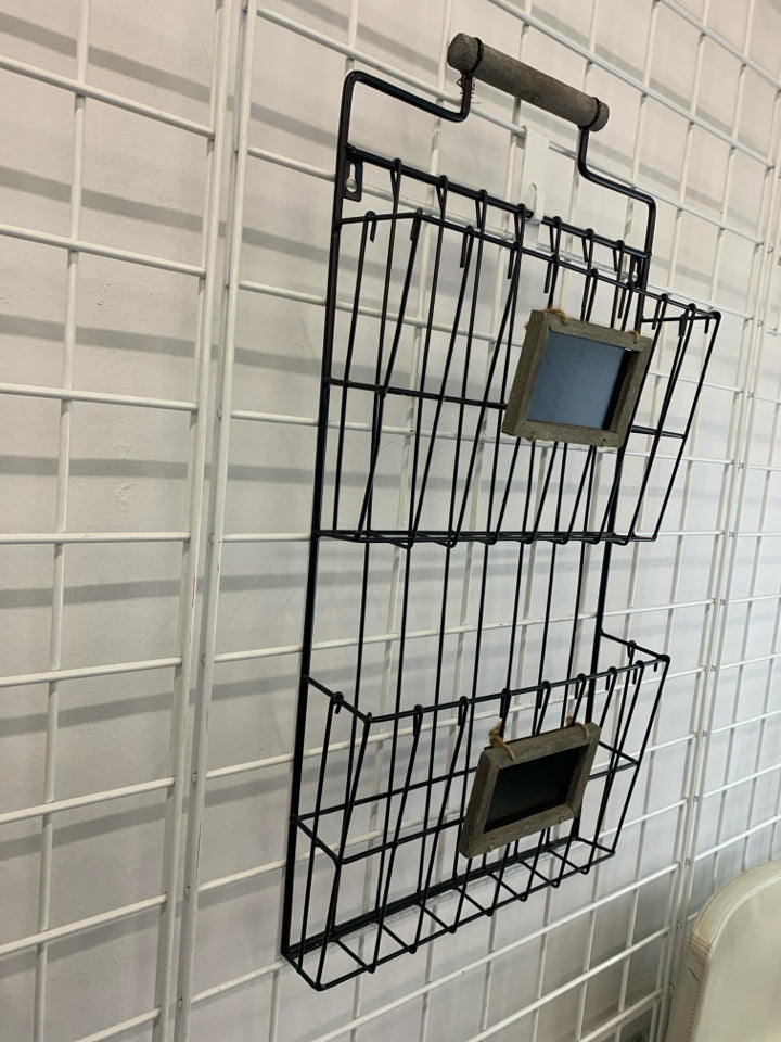 2 TIER METAL ORGANIZER W/LABEL SPOT.