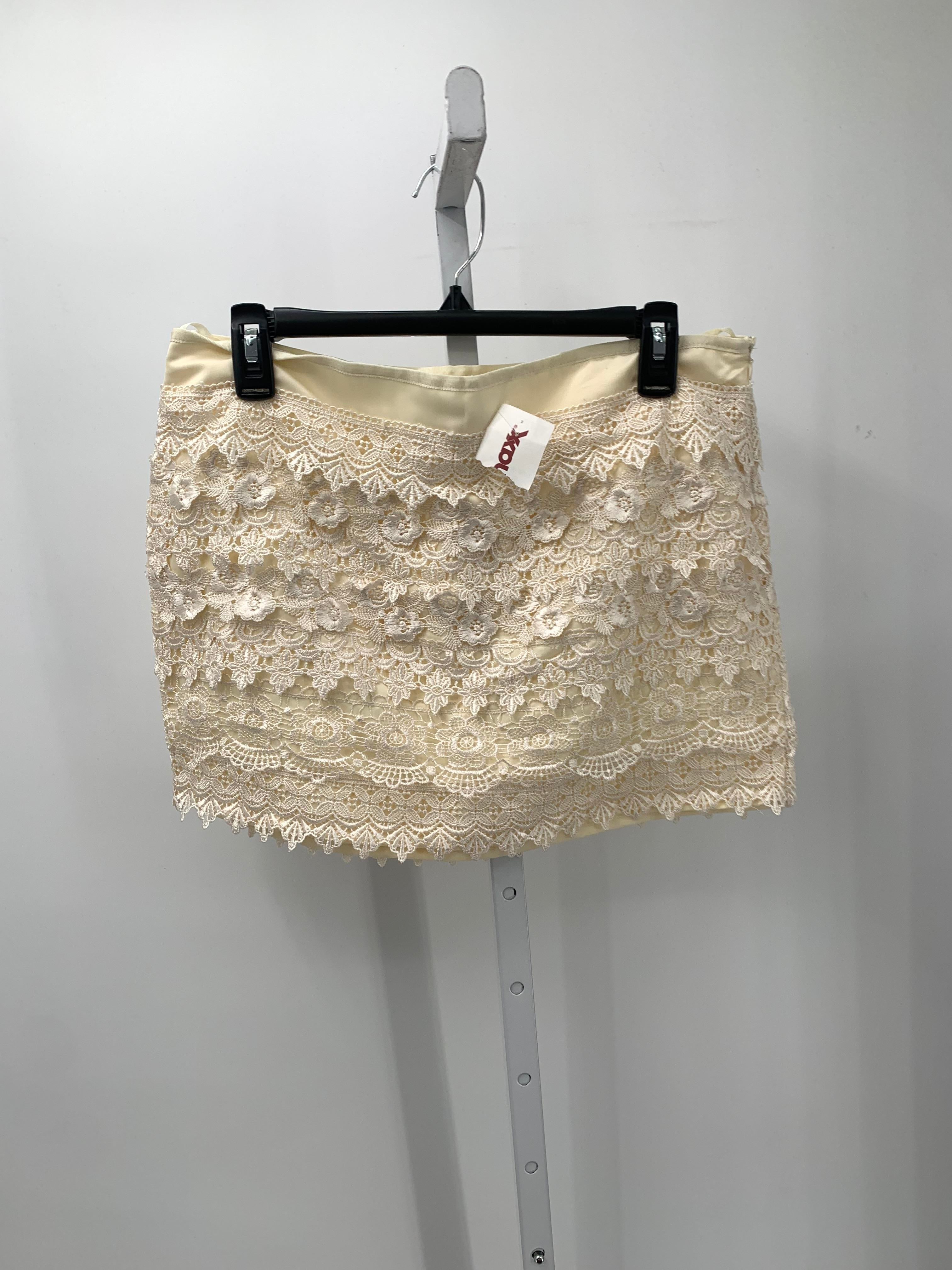 Sans Souci Size Large Juniors Skirt