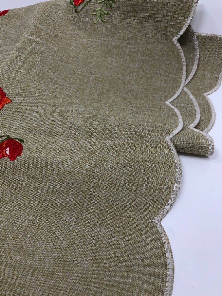 MARIGOLD FABRIC TABLE RUNNER.