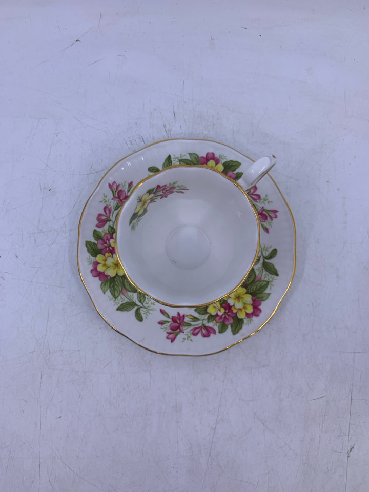 WILD FLOWERS PATTERN BONE CHINA TEACUP/SAUCER.