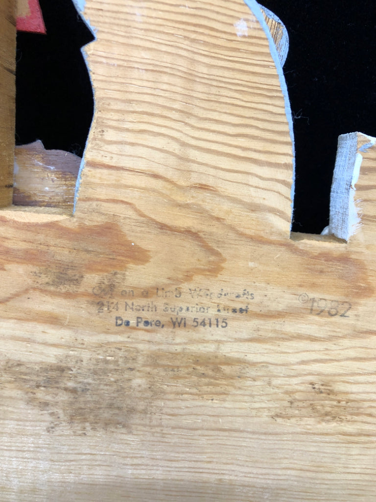 ANIMALS IN SHIP PEG HOOKS.