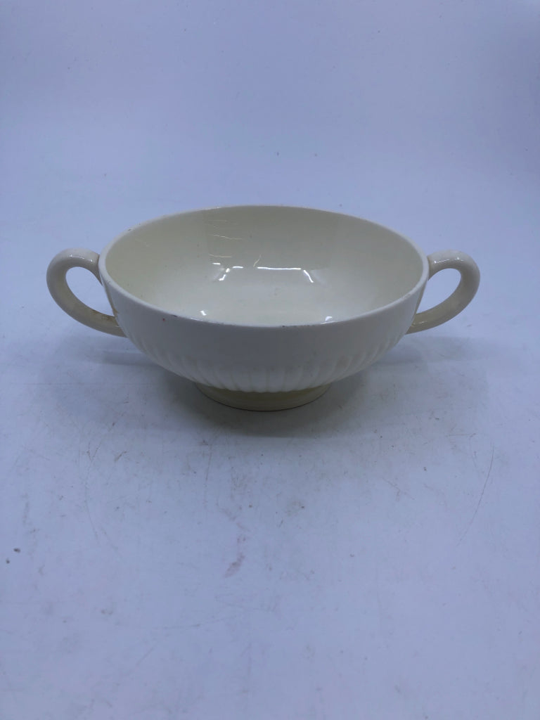 VTG FOOTED SMALL WEDGWOOD TRINKET DISH HANDLES.