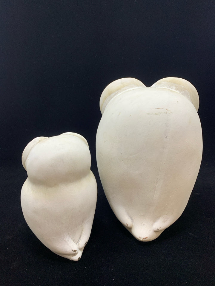 2 CERAMIC OWL FIGURES.