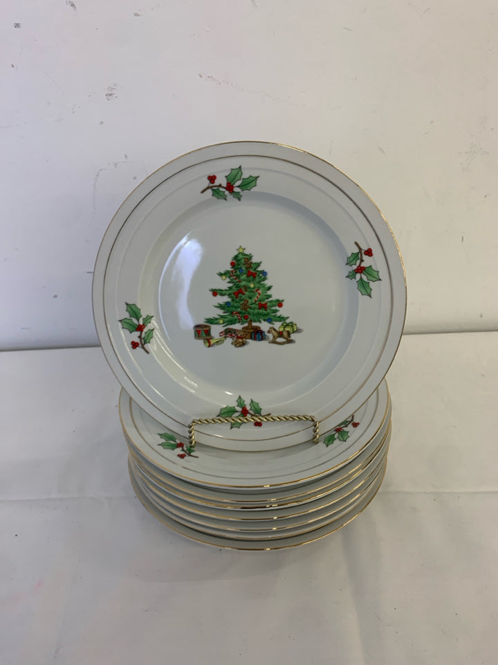 8 HOLIDAY HOSTESS TEDDY BEAR AND CHRISTMAS TREE LUNCH PLATES.