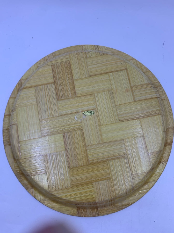 SANTA'S VILLAGE WOOD SERVING TRAY.