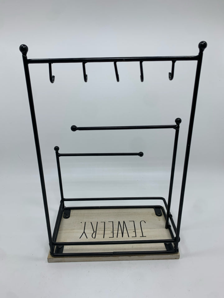 RAE DUNN JEWELRY HOLDER.