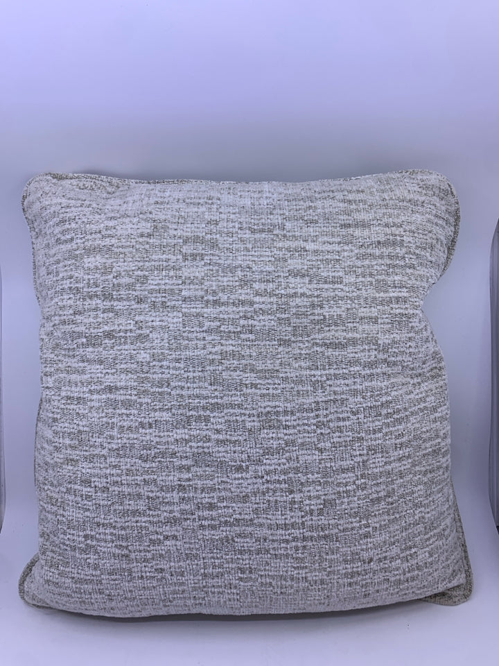 WHITE AND GREY SQUARE PILLOW.