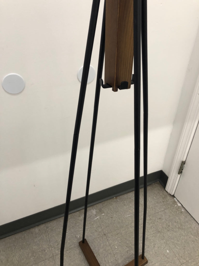 LIGHT WEIGHT BLACK METAL COAT RACK W/ FAUX WOOD.