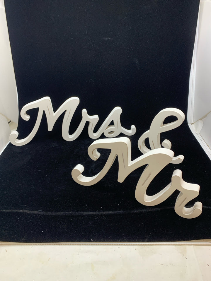 3PC MR & MRS BLOCK SIGN.