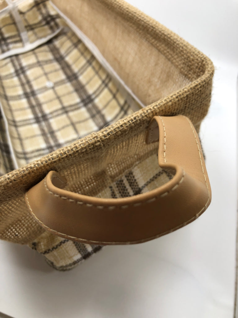 BROWN PLAID BURLAP BASKET.