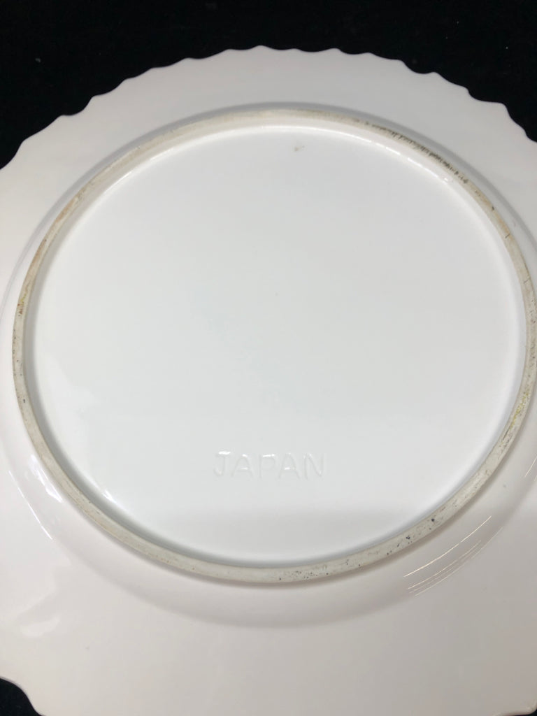 ROUND WHITE HOLLY SERVING PLATTER.