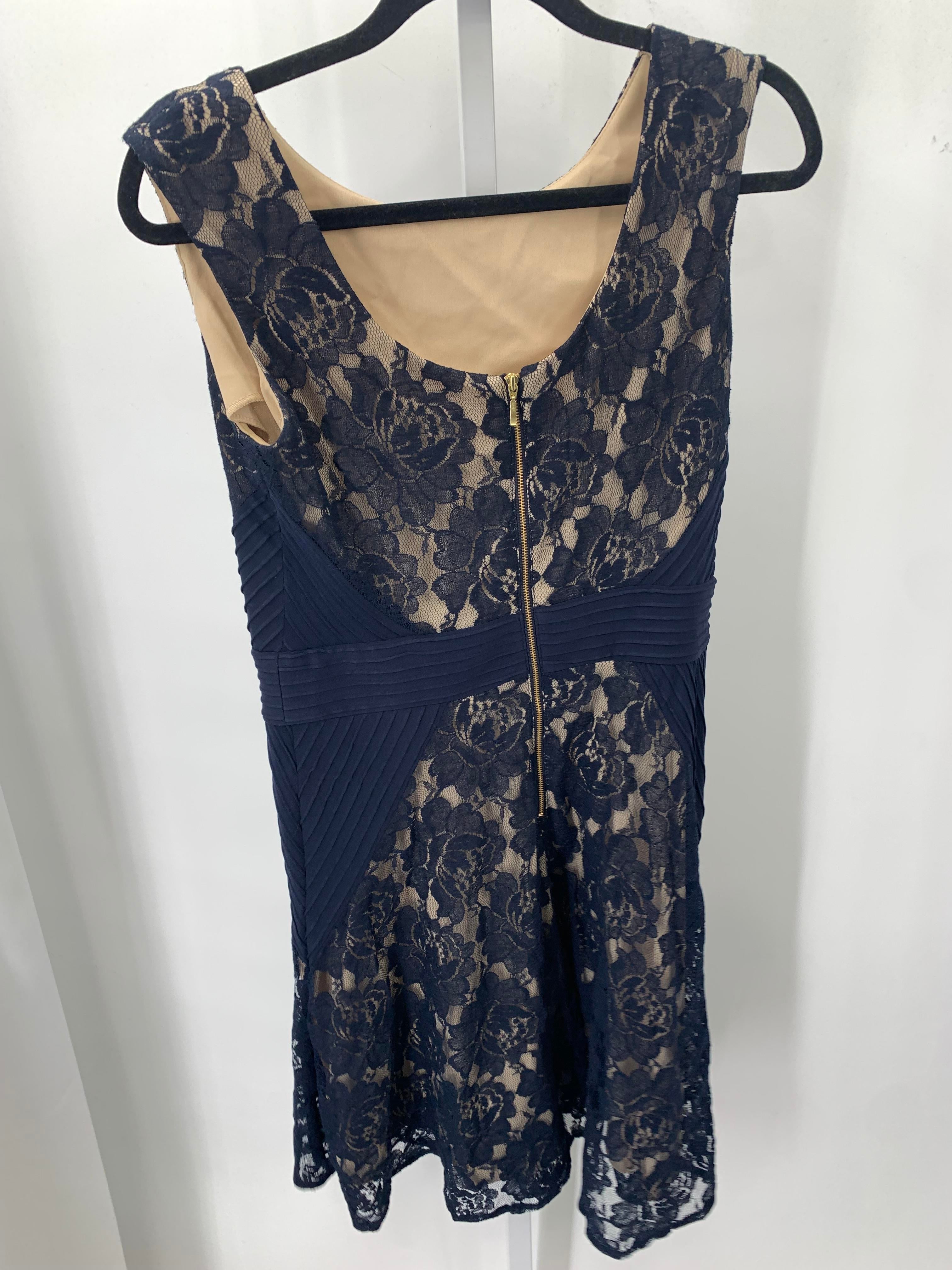 db Size 10 Misses Sleeveless Dress