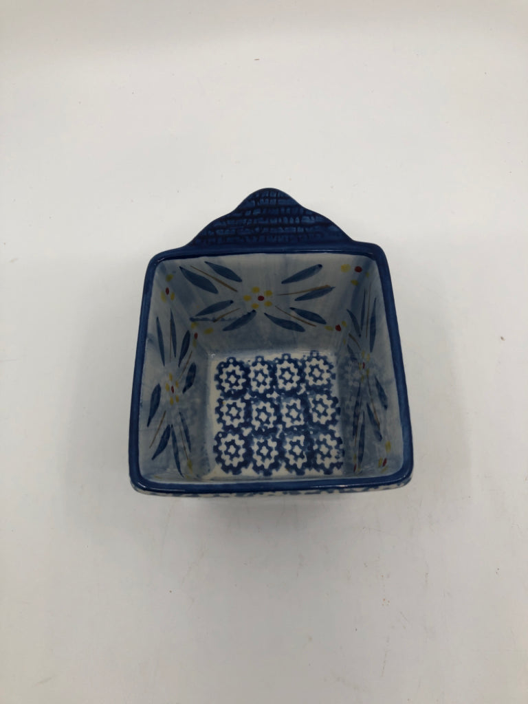 LIGHT BLUE SMALL SQUARE DISH.