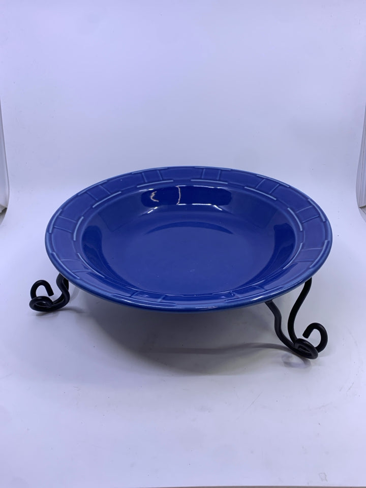 SERVING BOWL IN METAL FOOTED STAND.