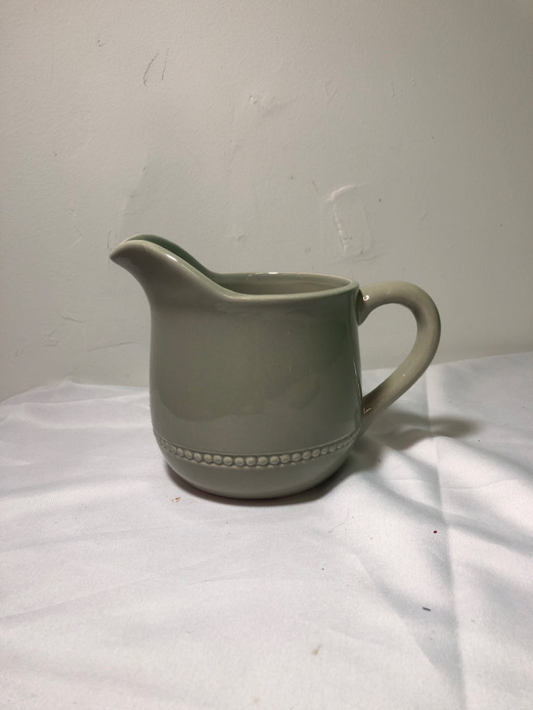 GREY SHORT PITCHER.