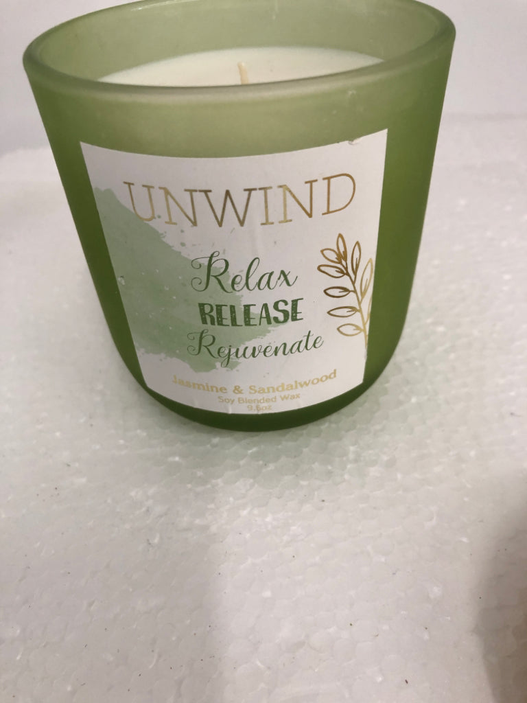 JASMINE AND SANDLEWOOD CANDLE.