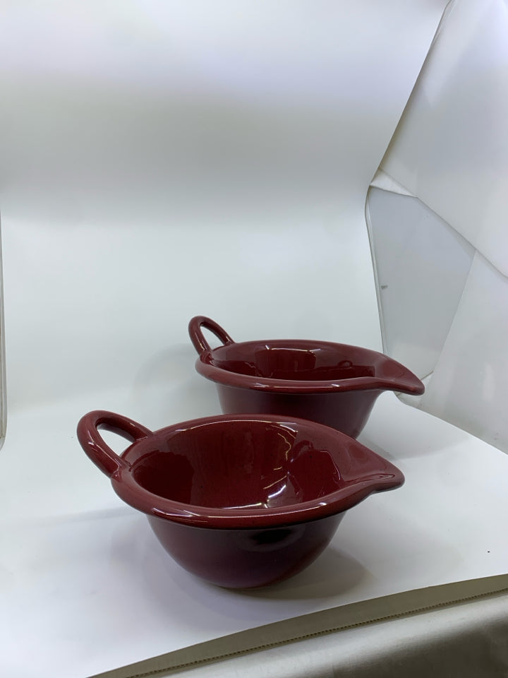 2 MAROON SPECKLED NESTING BOWLS W/ HANDLES.
