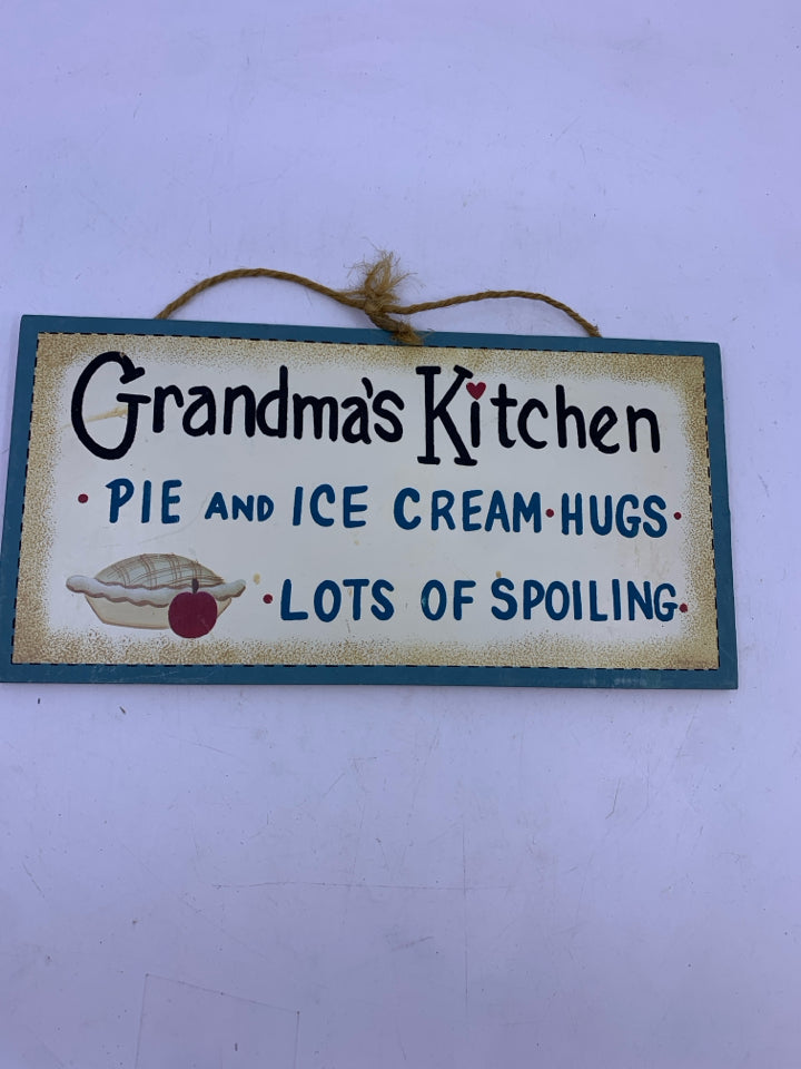 PRIMITIVE GRANDMA'S KITCHEN SIGN.