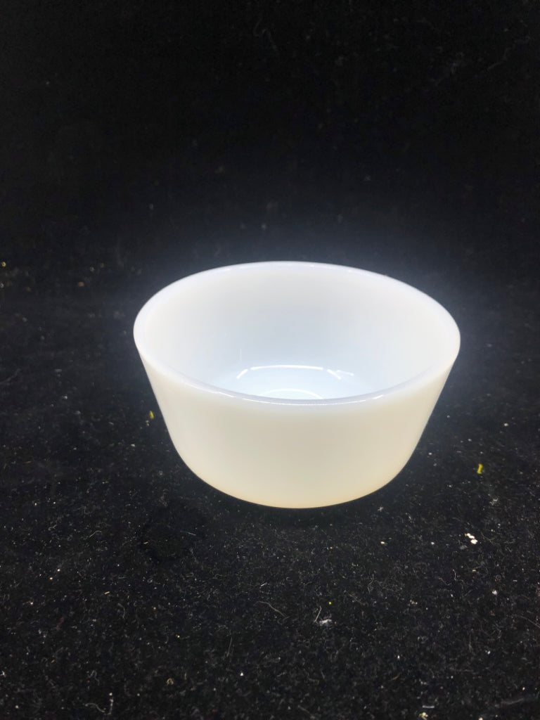 VTG WHITE FIRE KING BOWL.