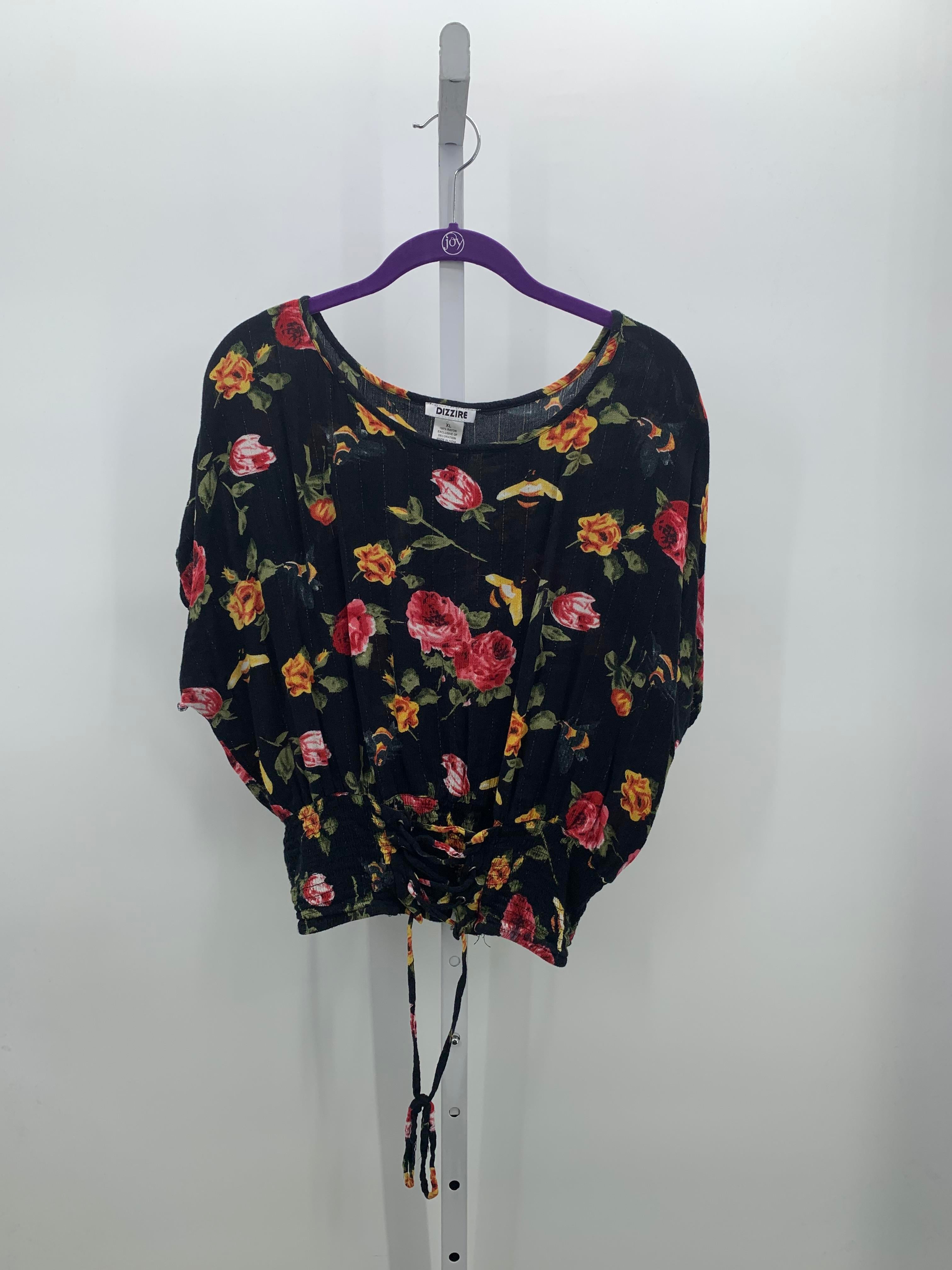 Size Extra Large Misses Short Sleeve Shirt