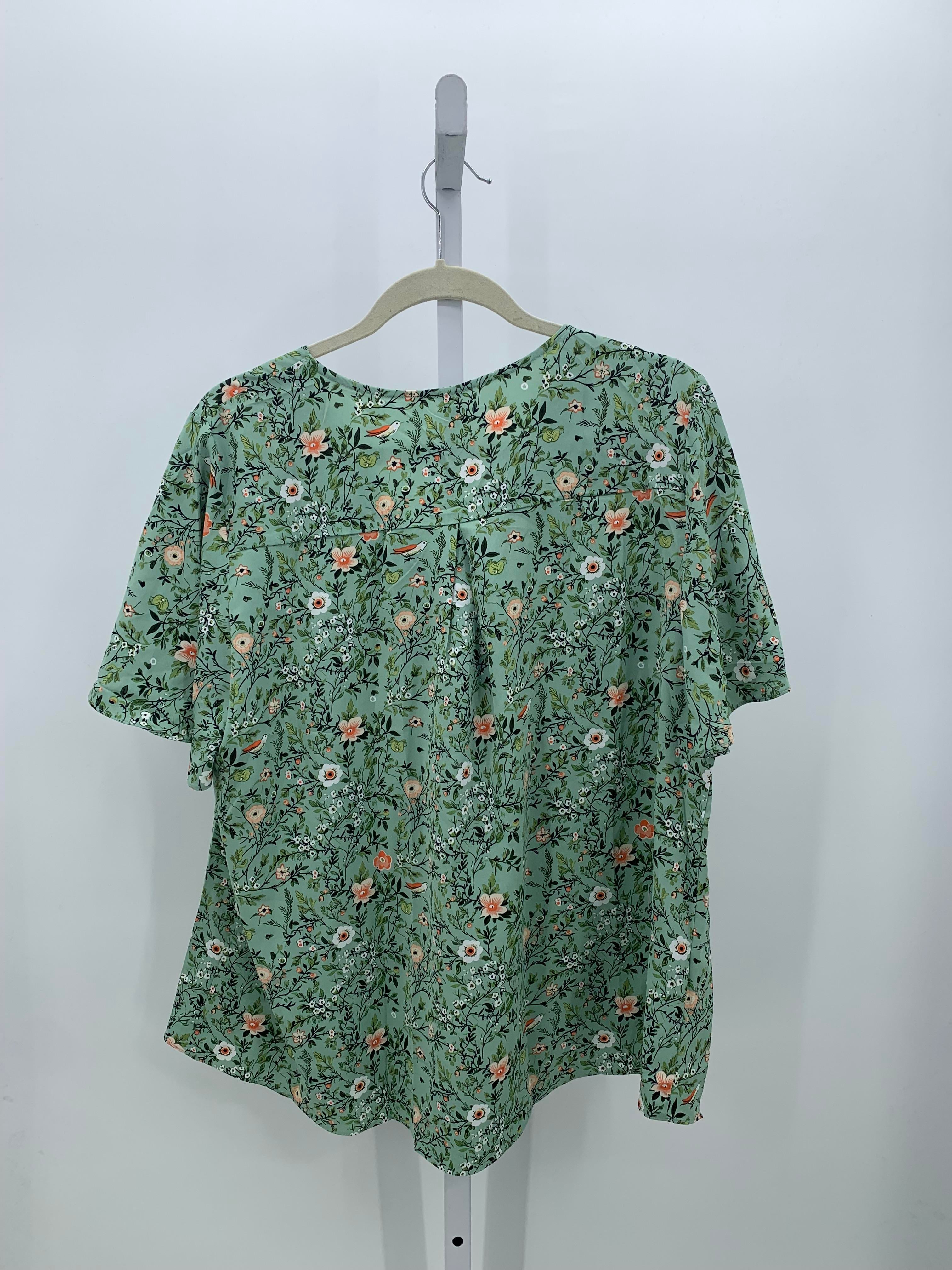 Size Extra Large Misses Short Sleeve Shirt