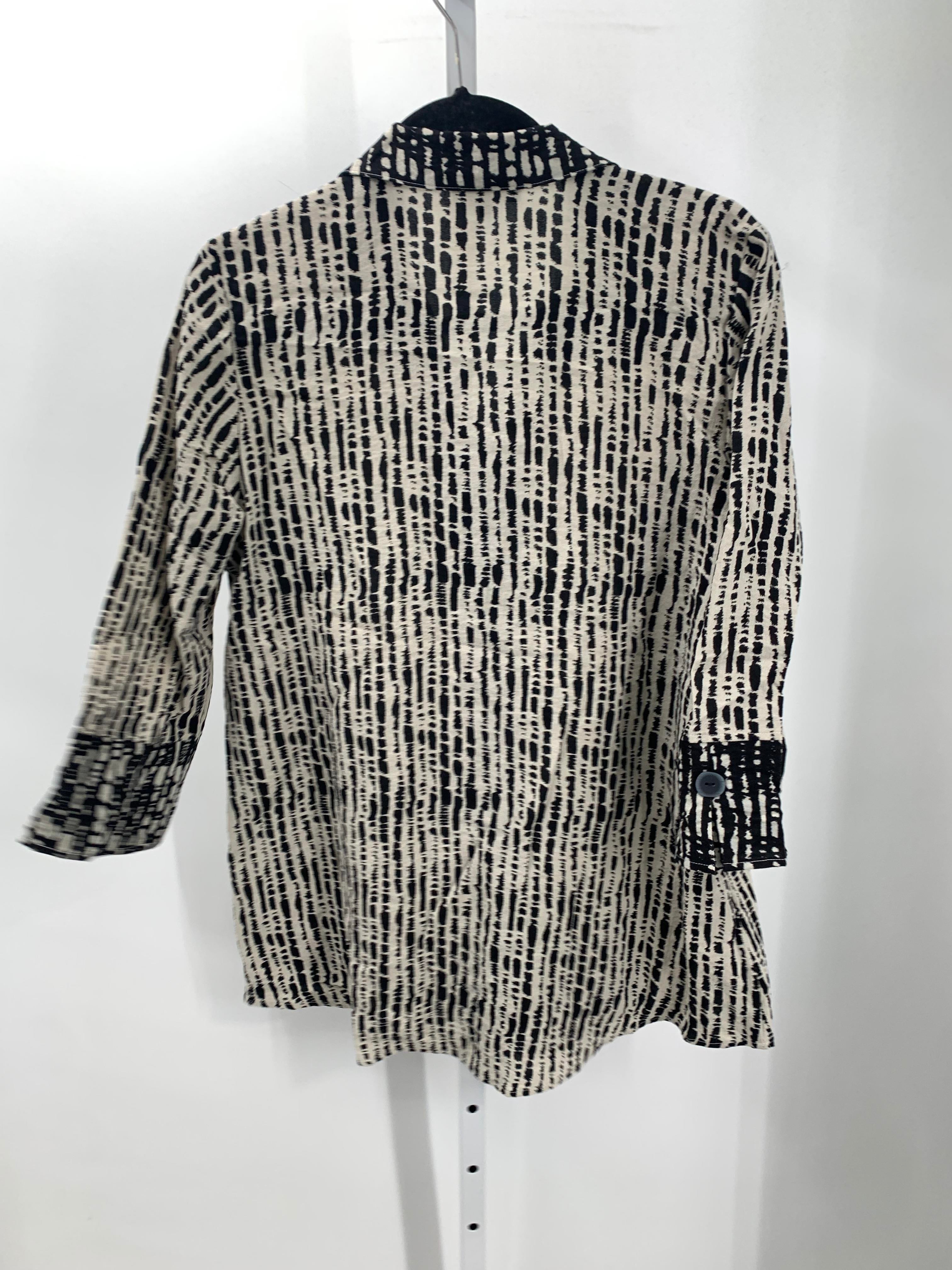 Size Small Misses 3/4 Sleeve Shirt