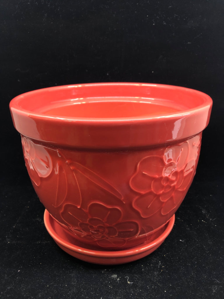 HEAVY RED PLANTER W DRIP TRAY.