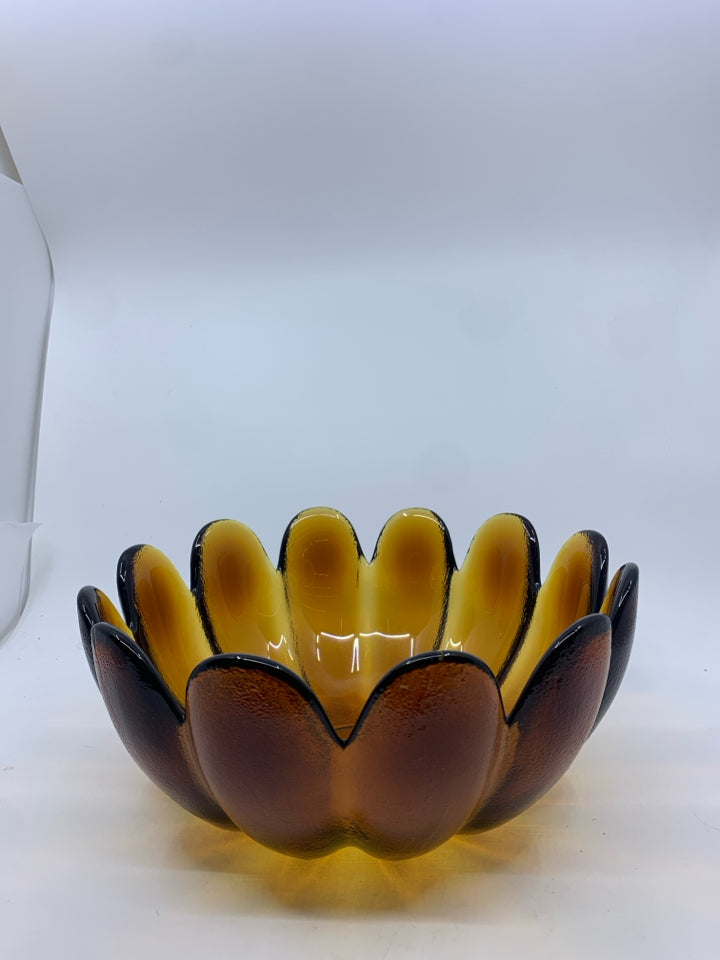 BROWN FLOWER SHAPED BOWL.